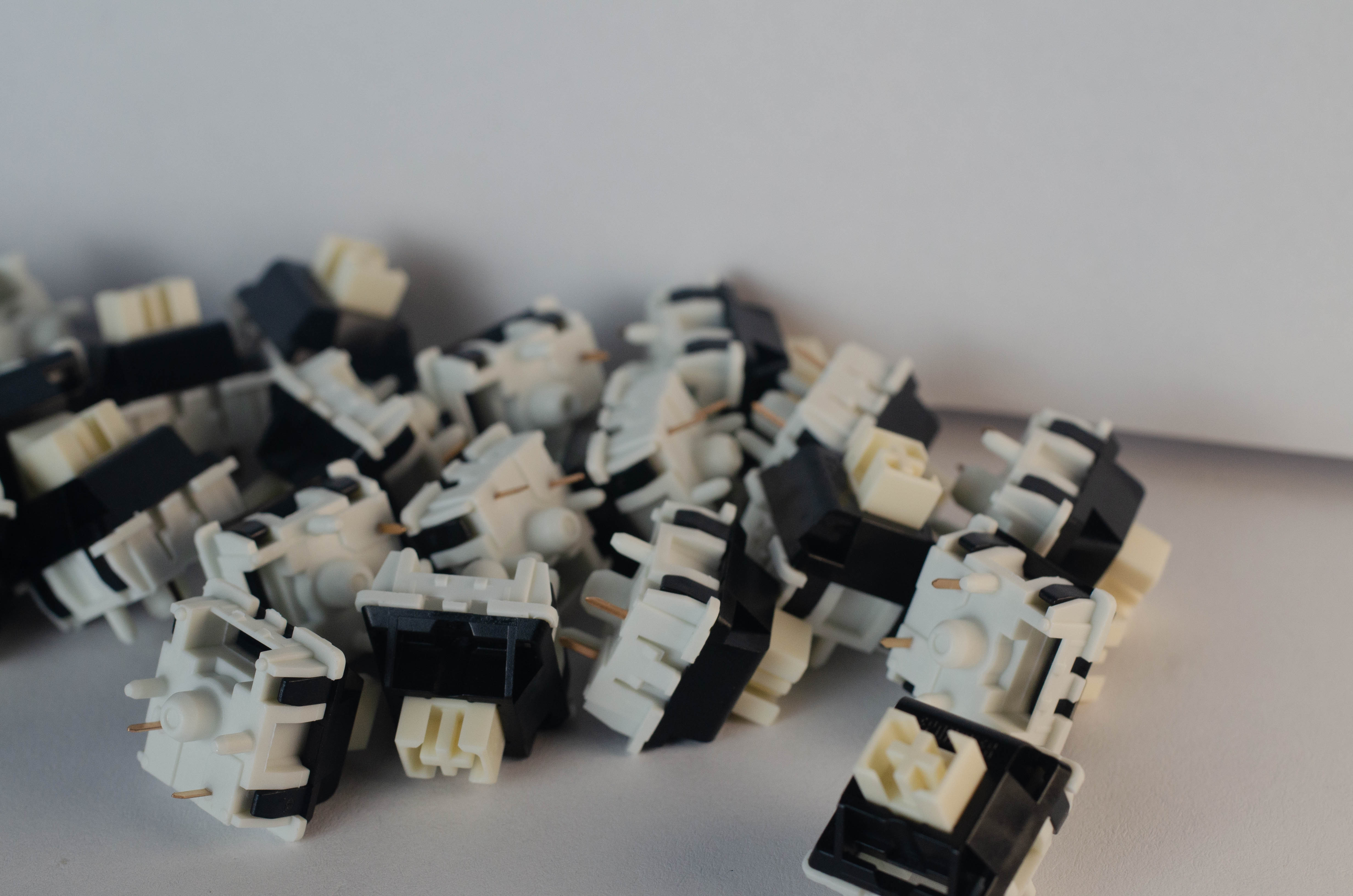 A picture of a bunch of epomaker zebra switches